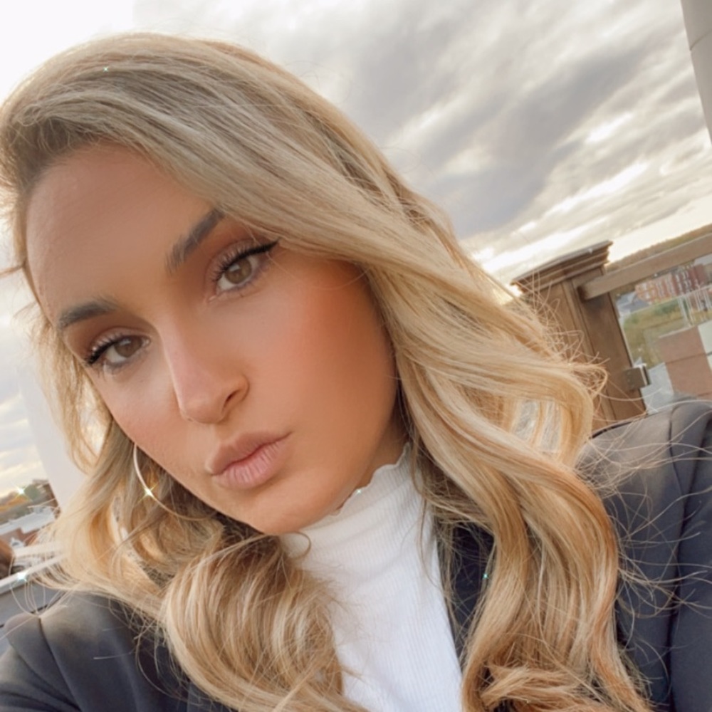 Meet your Posher, Gabriella